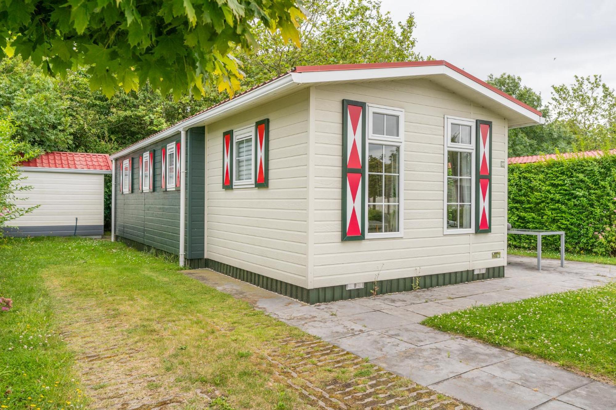 Villa Chalet Op Vakantiepark In Baarland Exterior foto